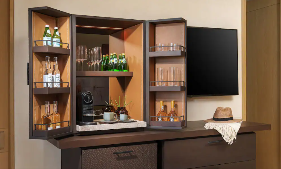 Plunge Pool Suite Resort View with Patio