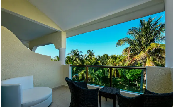 Premier Beachfront Junior Suite - El Dorado Royale